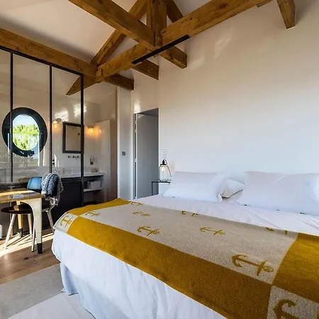 Gallery Keyweek With Pool Hammam And Garden In Anglet